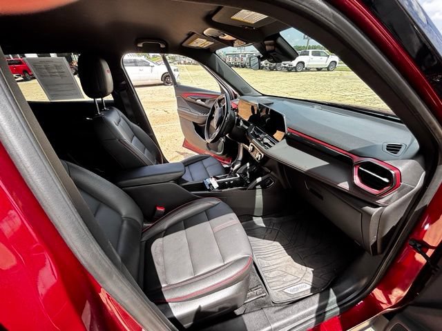 Used 2025 Chevrolet TrailBlazer RS w/ LPO, Trailering Package FWD image 12