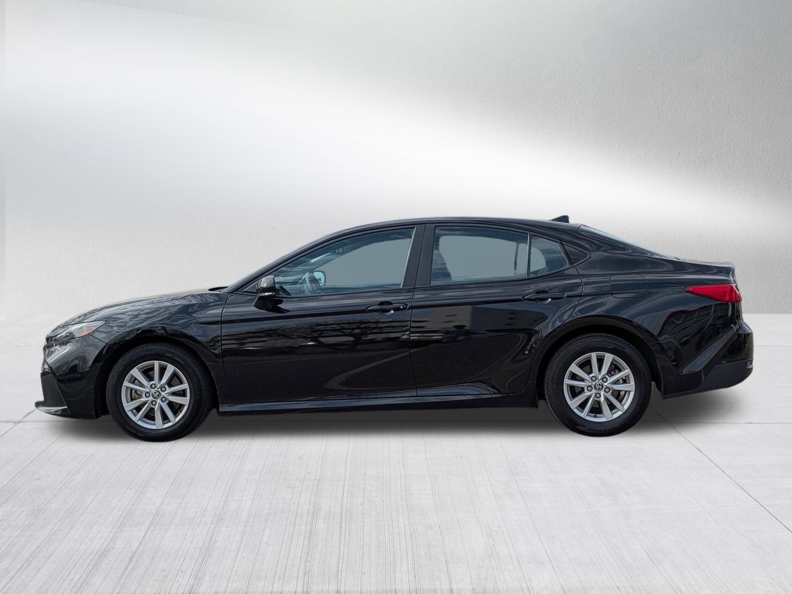 Certified 2025 Toyota Camry LE FWD image 5