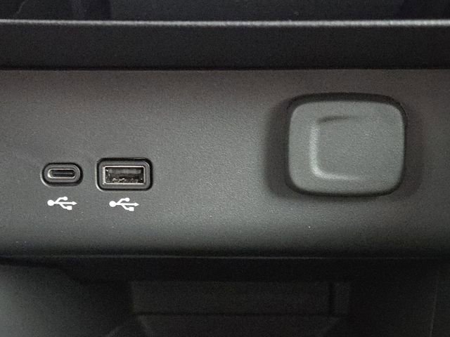 Used 2024 Buick Encore GX Avenir w/ Avenir Convenience Package image 7