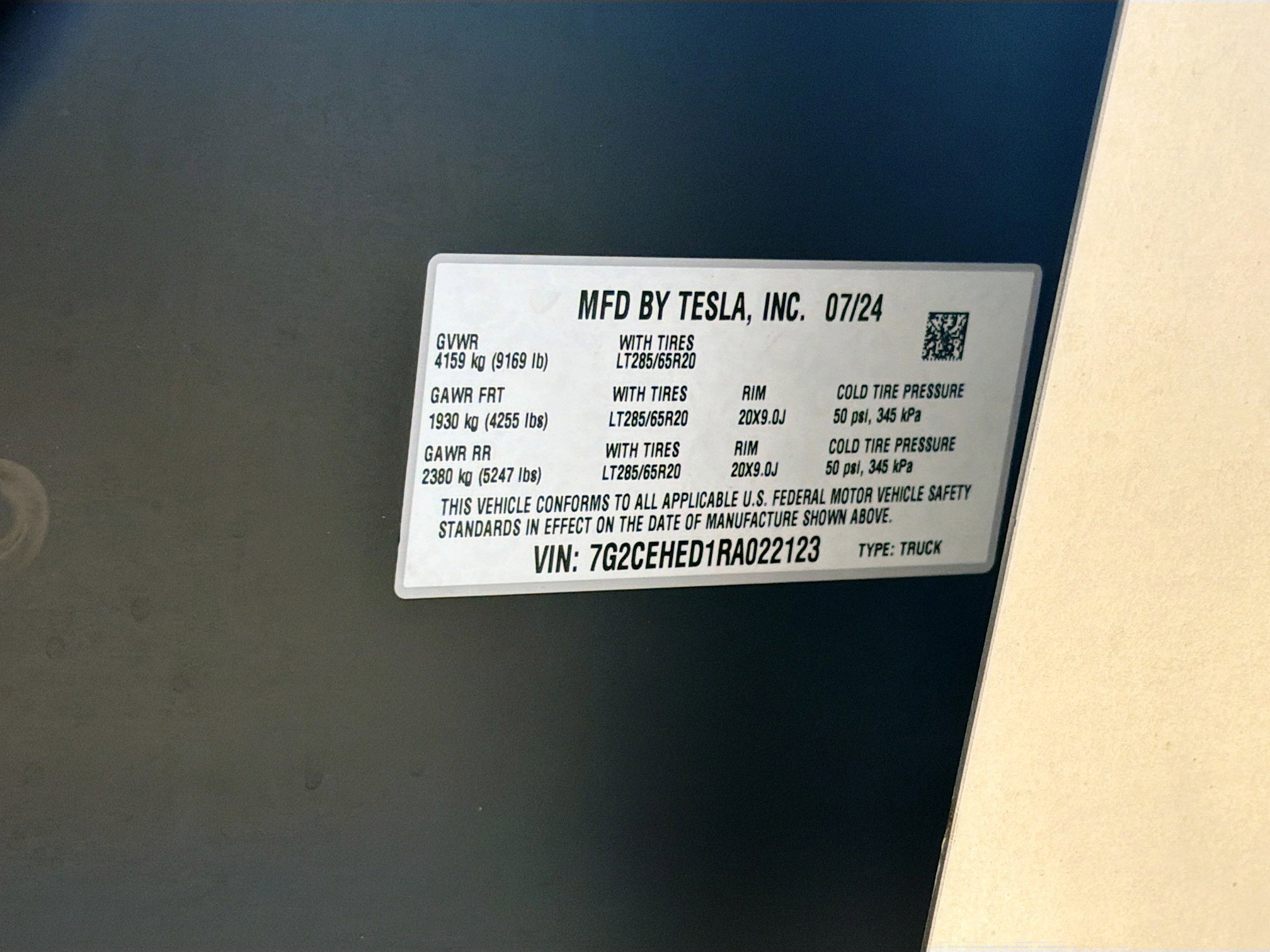 Used 2024 Tesla Cybertruck AWD Crew Cab image 41