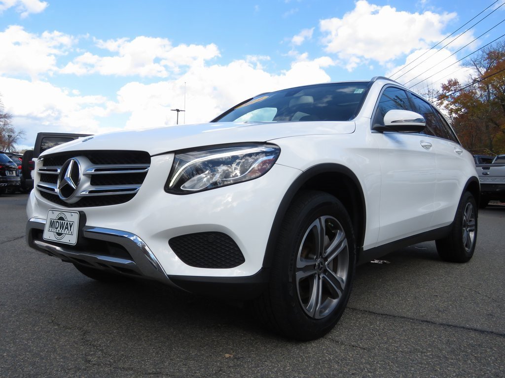 Used 2019 Mercedes-Benz GLC 300 4MATIC image 2