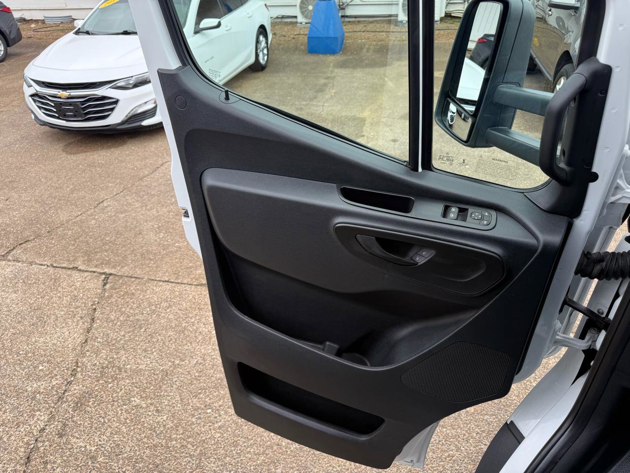 Used 2020 Mercedes-Benz Sprinter 4500 w/ Driver Convenience Package image 13