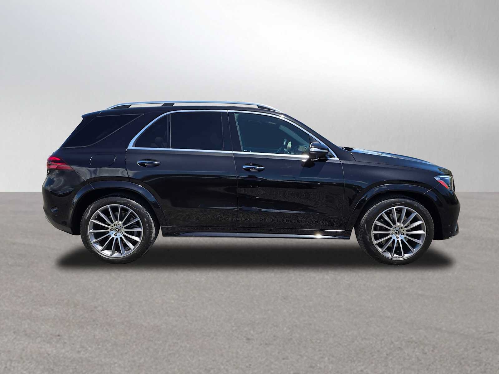 Used 2024 Mercedes-Benz GLE 580 4MATIC image 2