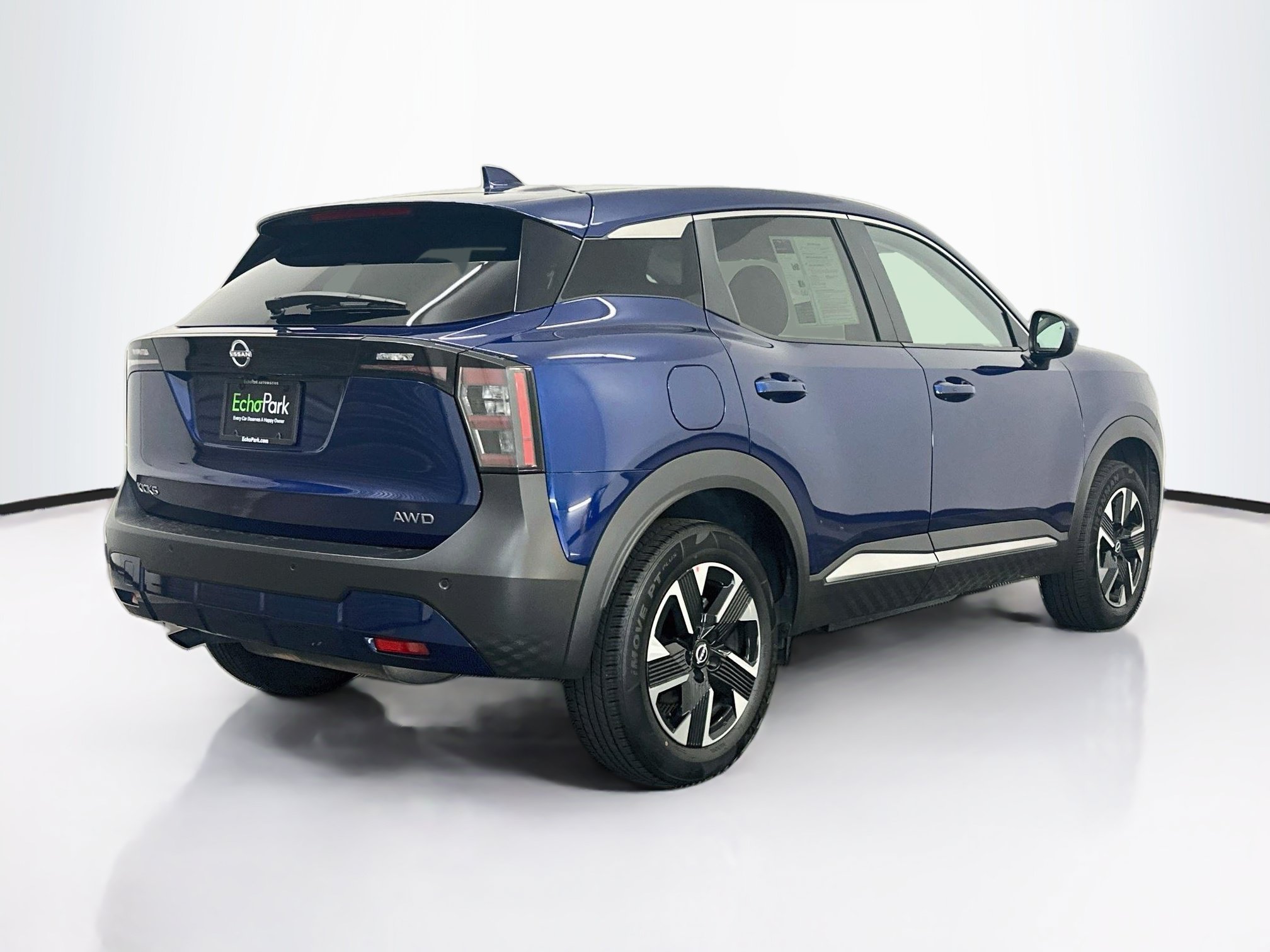 Used 2025 Nissan Kicks SV AWD/4WD image 9