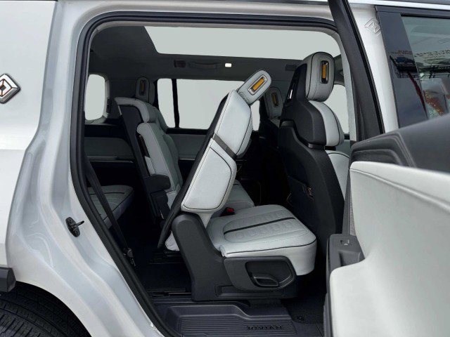 Used 2024 Rivian R1S Adventure image 55