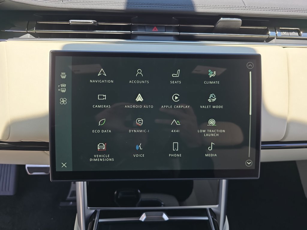 Used 2025 Land Rover Range Rover SE AWD/4WD image 22