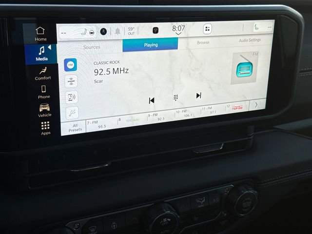 Used 2025 Jeep Gladiator Mojave AWD/4WD image 24