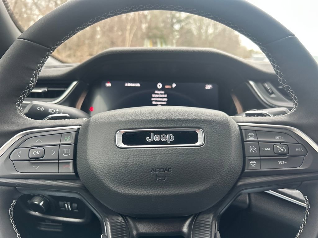 New 2025 Jeep Grand Cherokee Altitude image 16