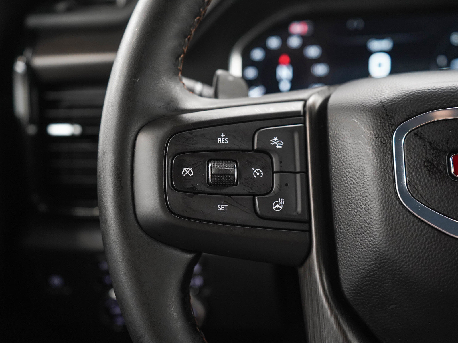 Used 2024 GMC Sierra 1500 AT4 w/ AT4 Preferred Package AWD/4WD image 25