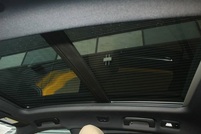 Certified 2025 Porsche Macan image 26