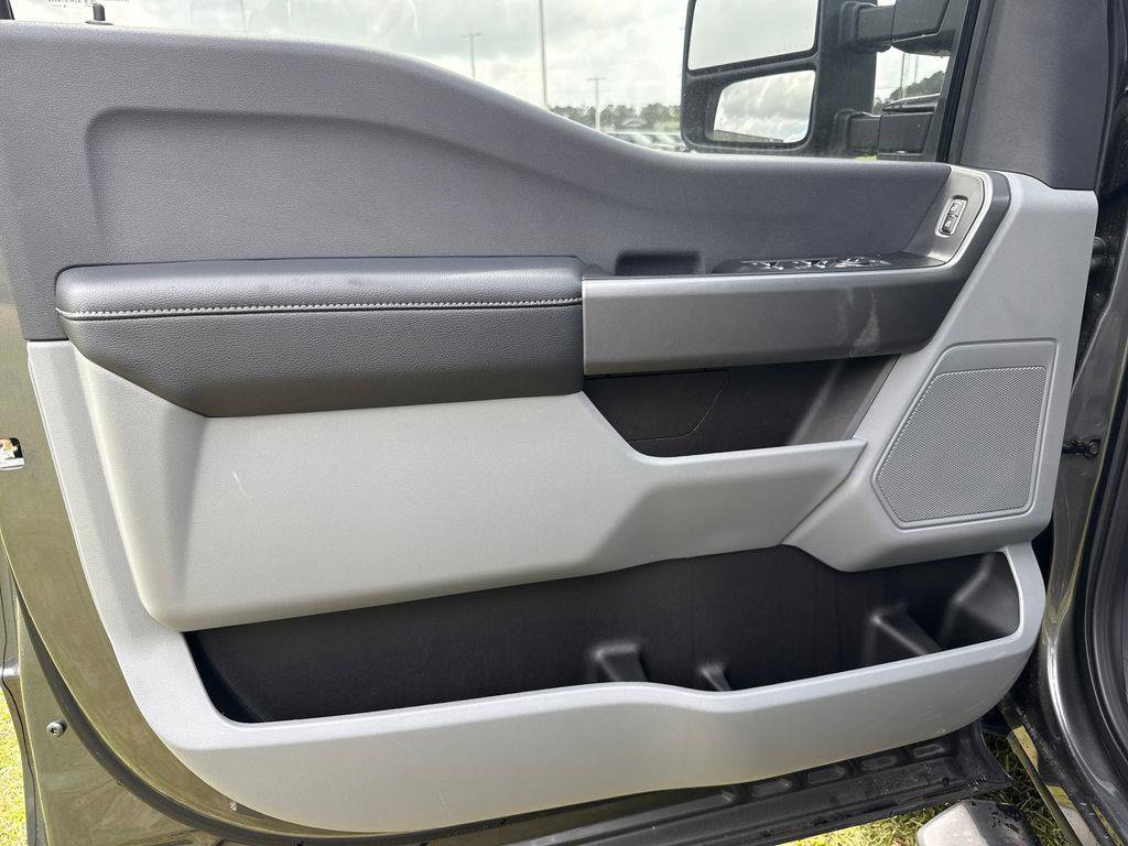 New 2026 Ford F250 XL w/ STX Appearance Package AWD/4WD image 11