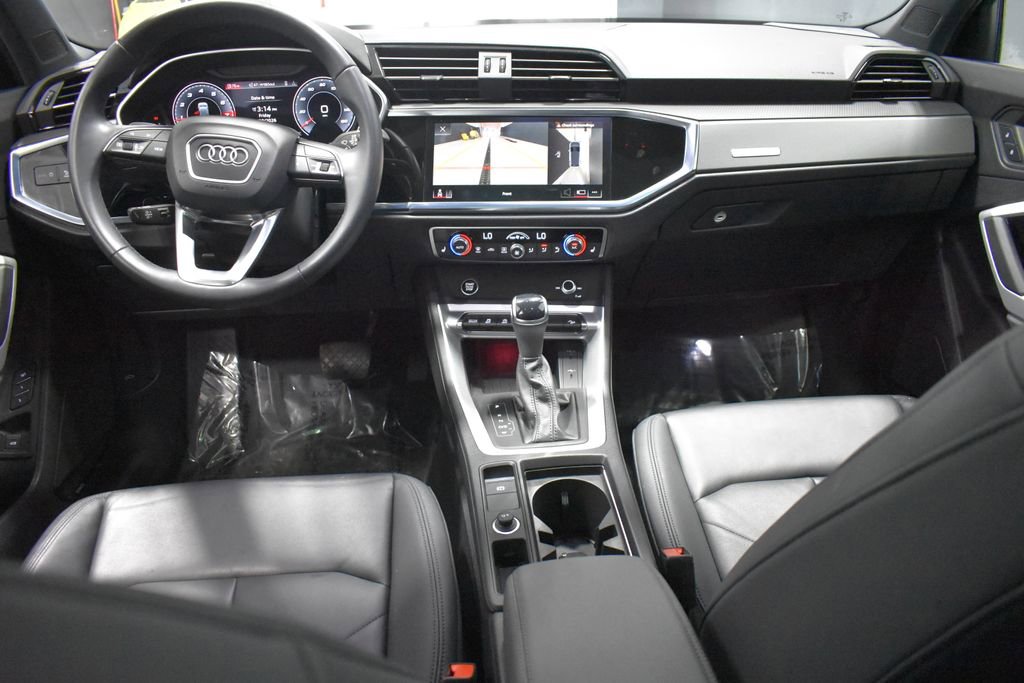 Used 2024 Audi Q3 2.0T Premium Plus w/ Premium Plus Package image 13