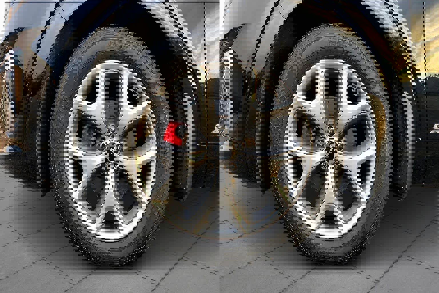 Used 2019 Kia Sorento SX image 10