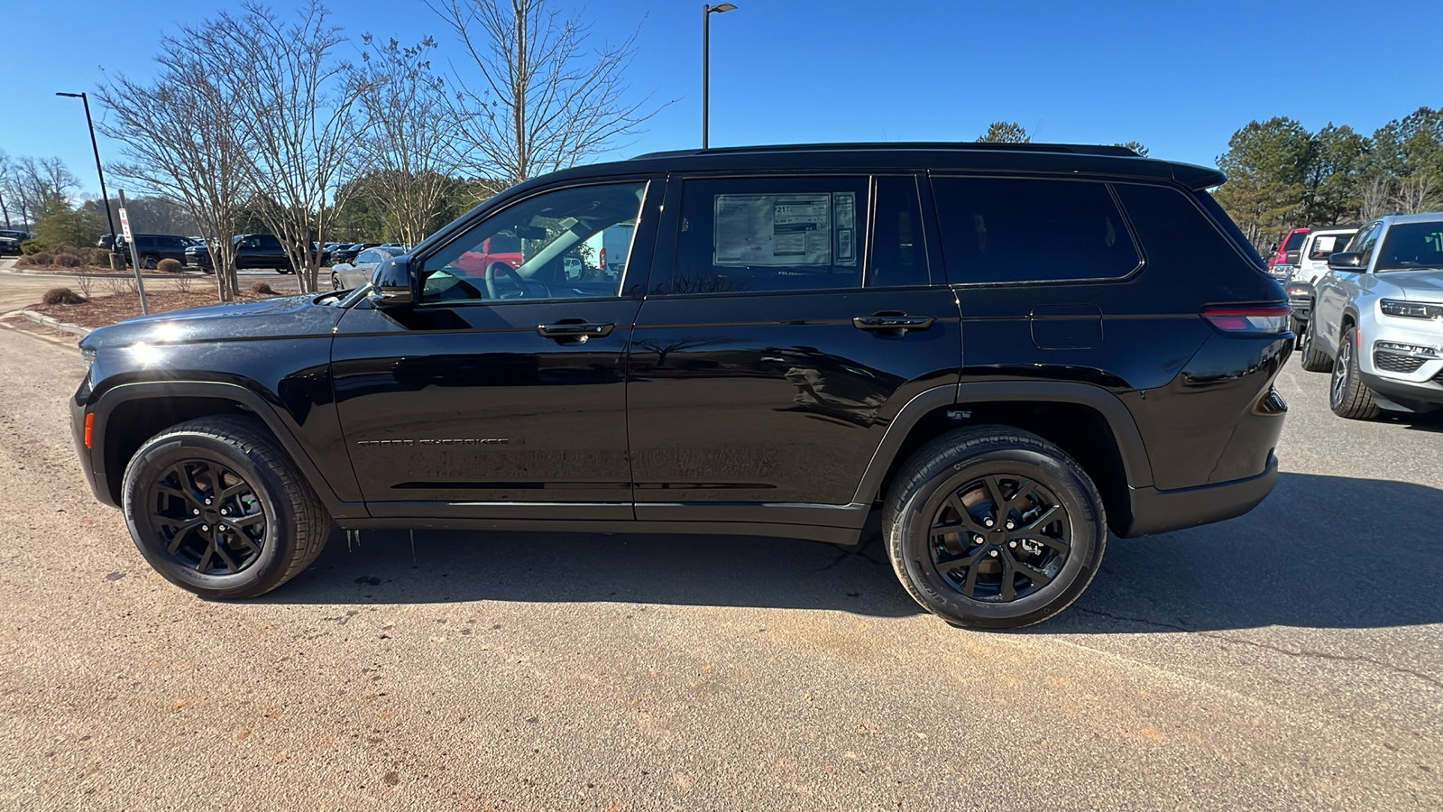 New 2025 Jeep Grand Cherokee L Altitude image 11