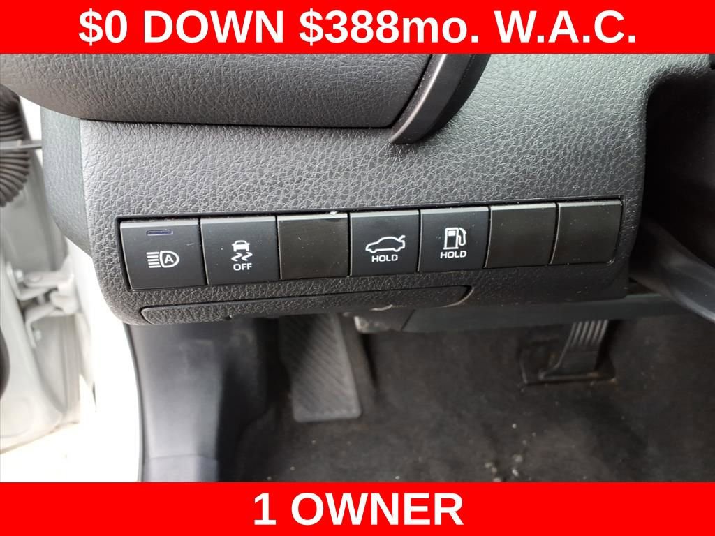 Used 2024 Toyota Camry SE image 16