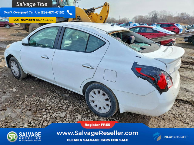 Used 2014 Nissan Versa SV FWD image 3