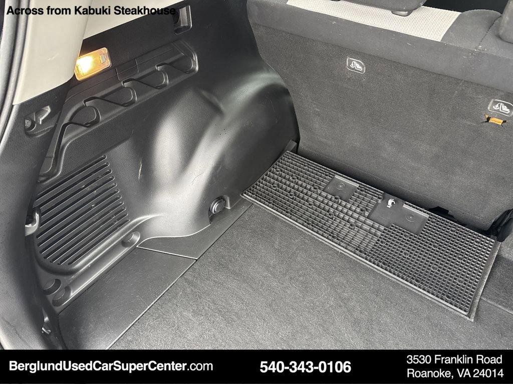 Used 2017 Toyota RAV4 XLE image 15