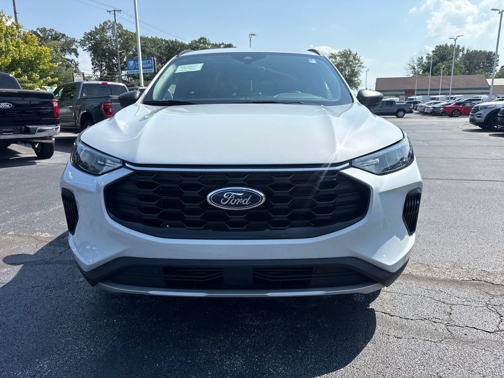 Used 2025 Ford Escape ST-Line FWD image 3