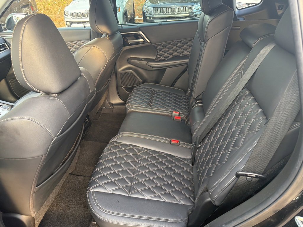 Used 2023 Mitsubishi Outlander SEL image 17