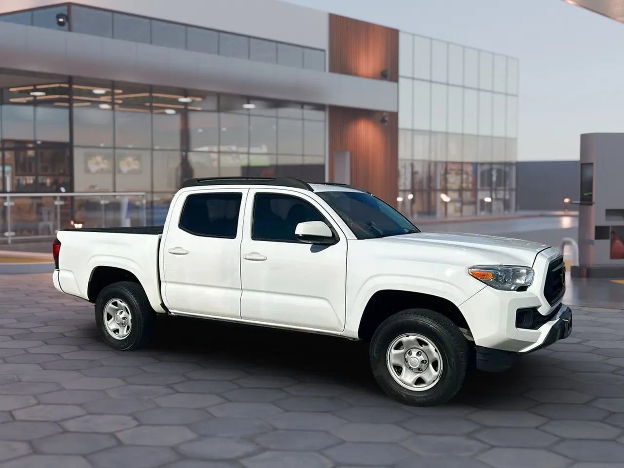 Used 2020 Toyota Tacoma SR image 13
