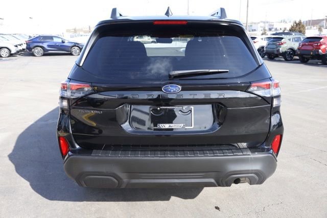 Used 2025 Subaru Forester Premium image 4