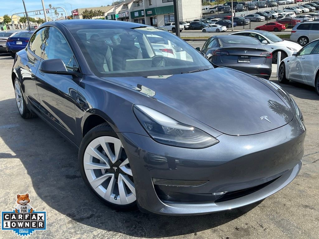 Used 2023 Tesla Model 3 Standard Range image 1