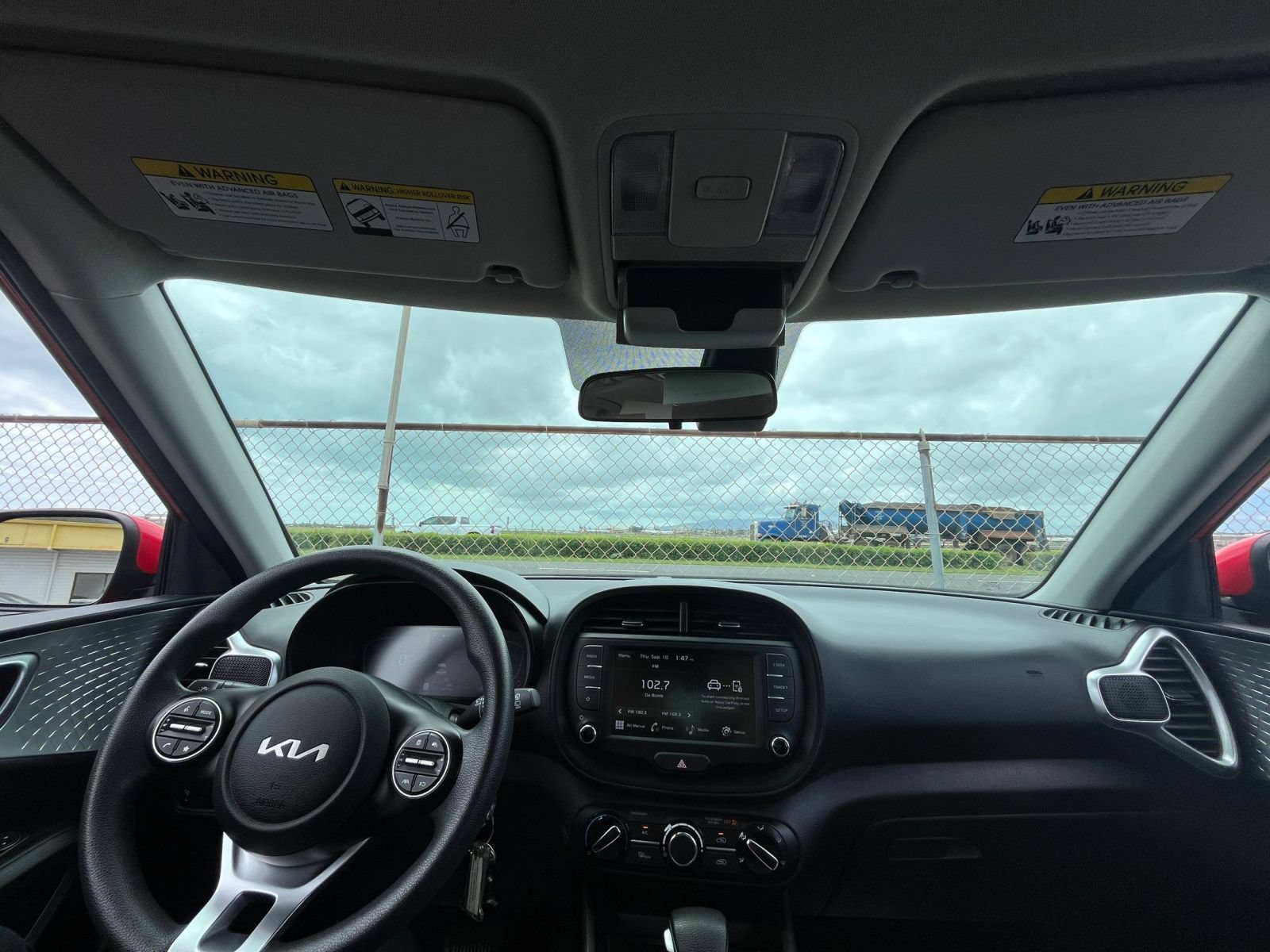 Used 2025 Kia Soul LX w/ LX Technology Package FWD image 30