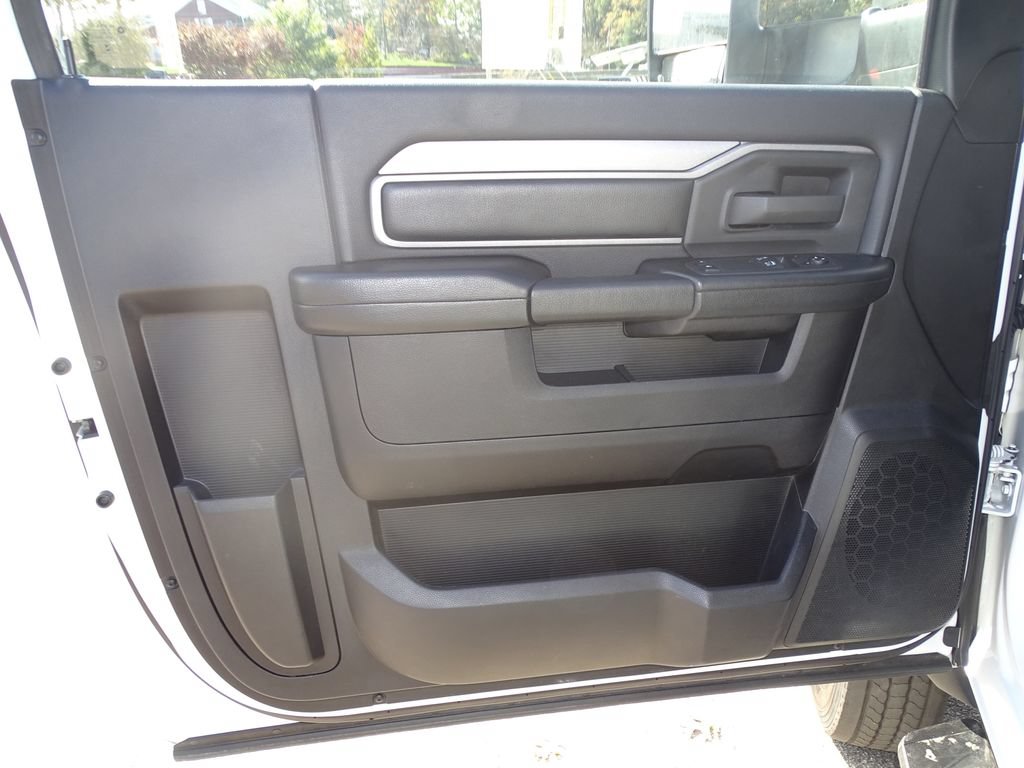 Used 2022 RAM 5500 Tradesman RWD image 11