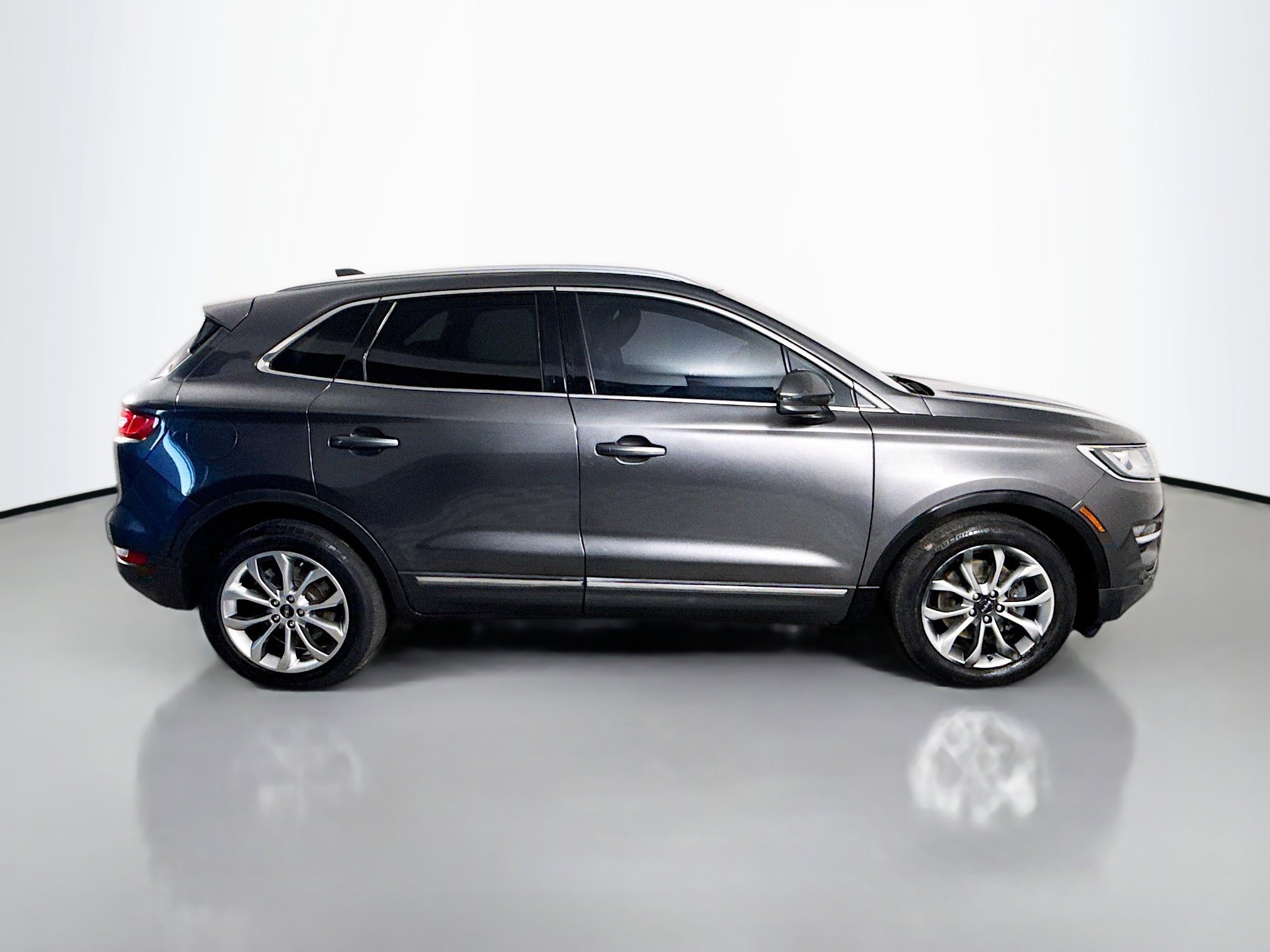 Used 2018 Lincoln MKC Select w/ Select Plus Package image 11