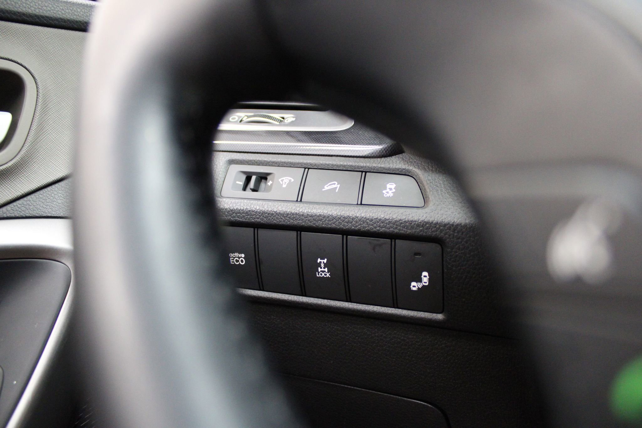 Used 2015 Hyundai Santa Fe Limited AWD/4WD image 34