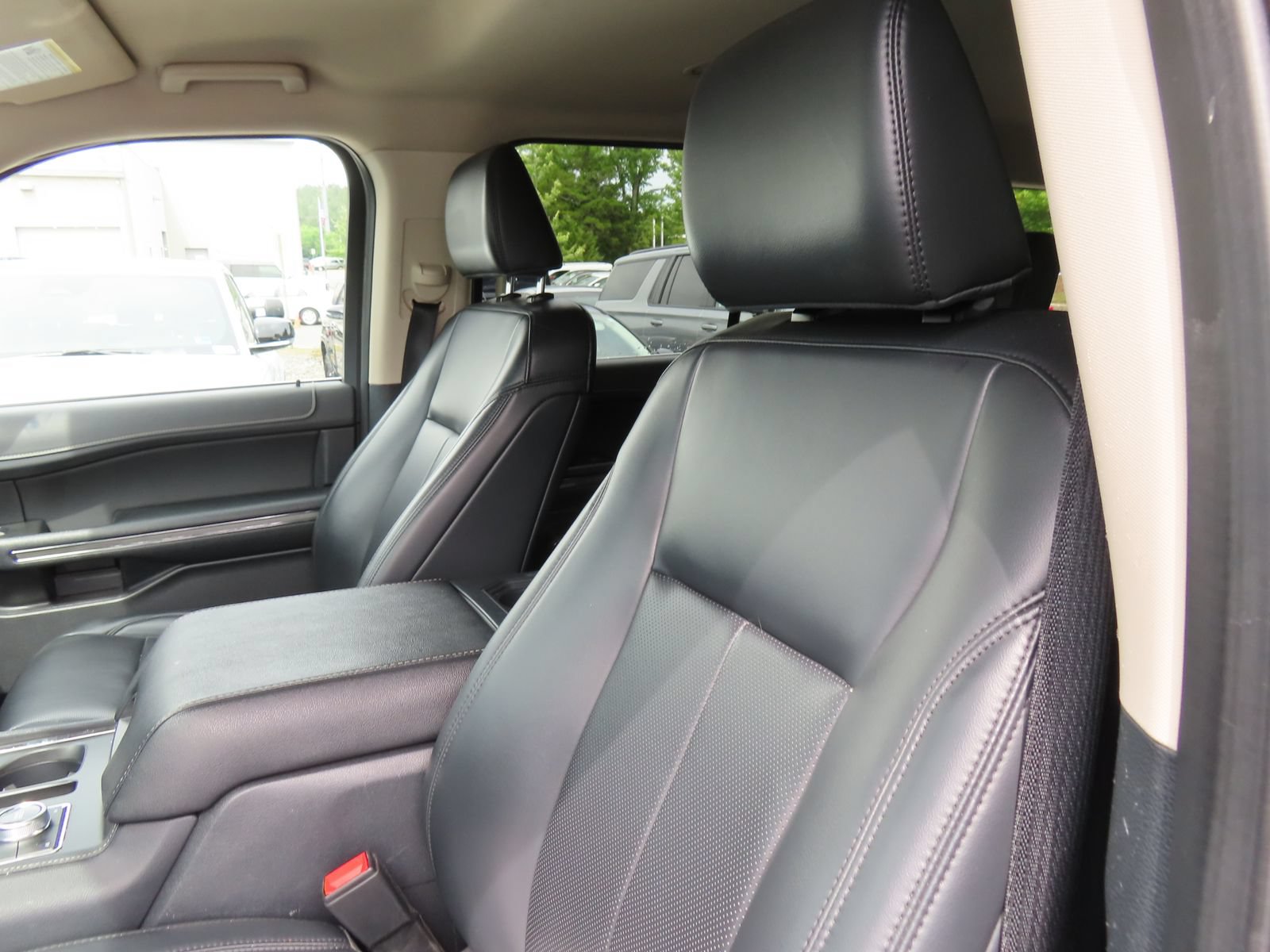Used 2024 Ford Expedition Max XLT AWD/4WD image 26