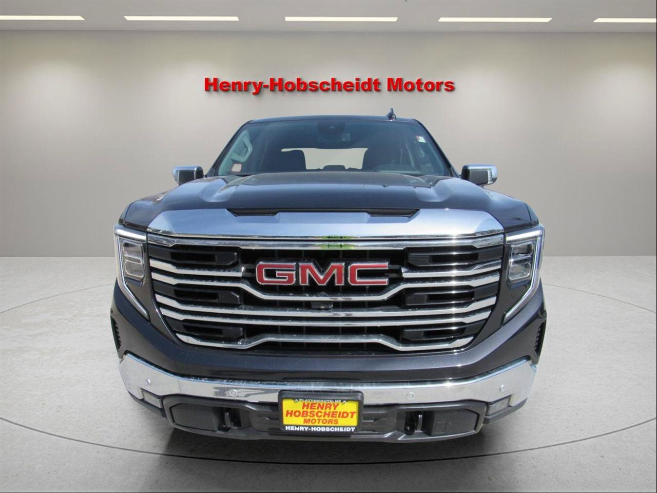 Used 2023 GMC Sierra 1500 SLT w/ SLT Premium Plus Package AWD/4WD image 2
