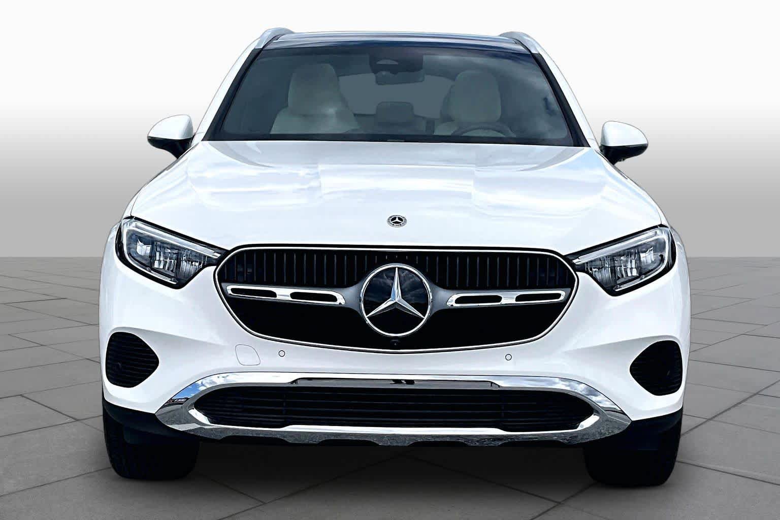 Used 2026 Mercedes-Benz GLC 300 4MATIC image 4