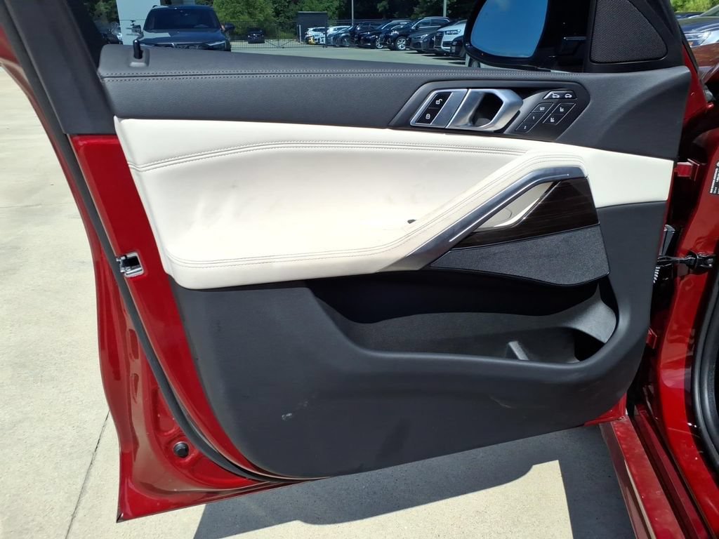 Used 2023 BMW X6 xDrive40i w/ M Sport Package AWD/4WD image 26