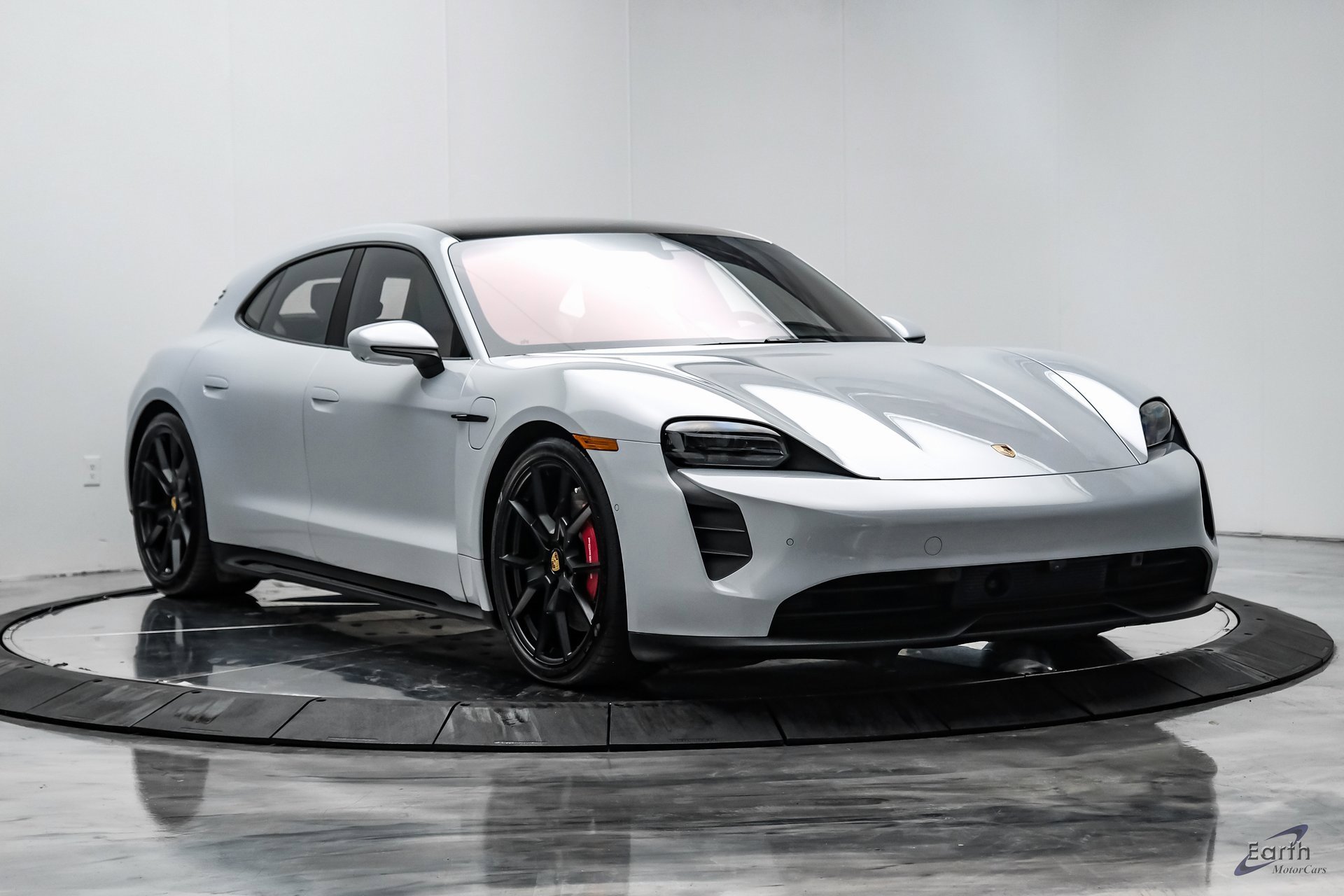 Used 2023 Porsche Taycan GTS w/ Premium Package image 19