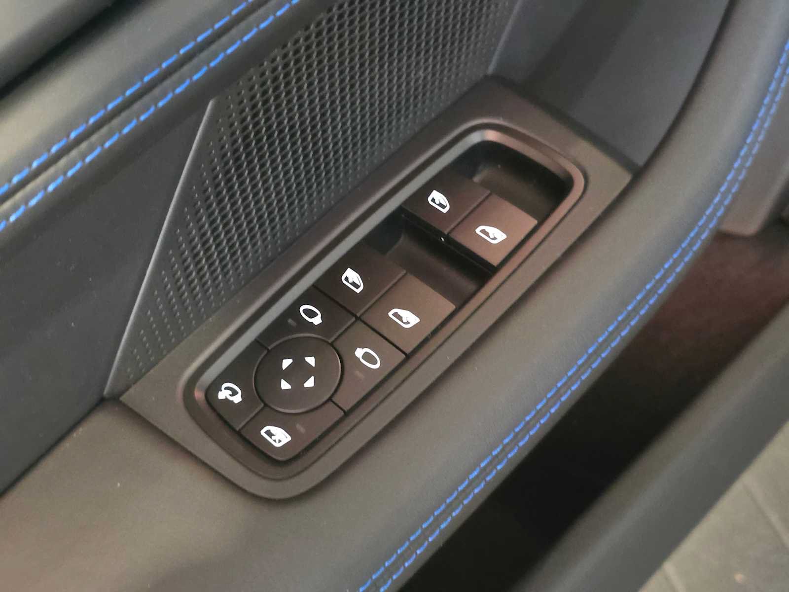 New 2026 Porsche Taycan AWD/4WD image 25