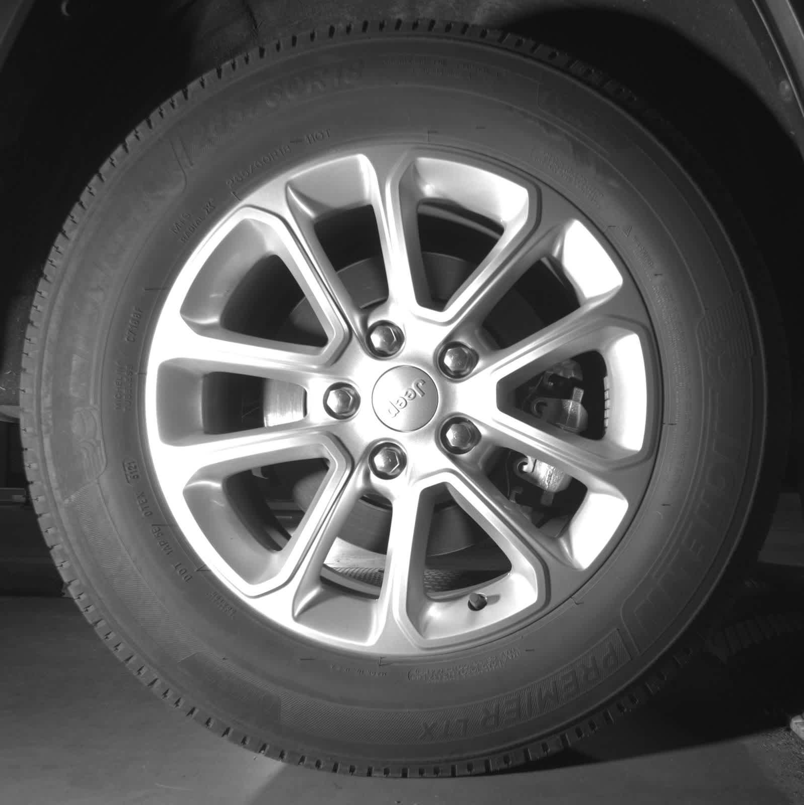 Used 2022 Jeep Grand Cherokee Laredo E AWD/4WD image 15