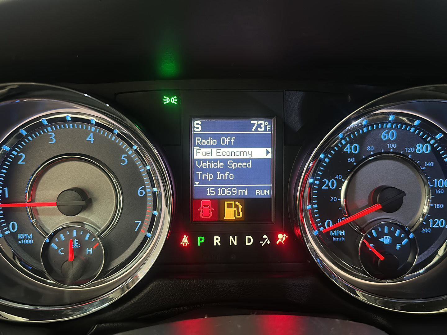 Used 2014 Chrysler Town & Country Touring-L w/ Driver Convenience Group image 19