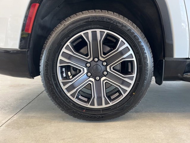 Used 2023 Jeep Wagoneer L Series II image 9