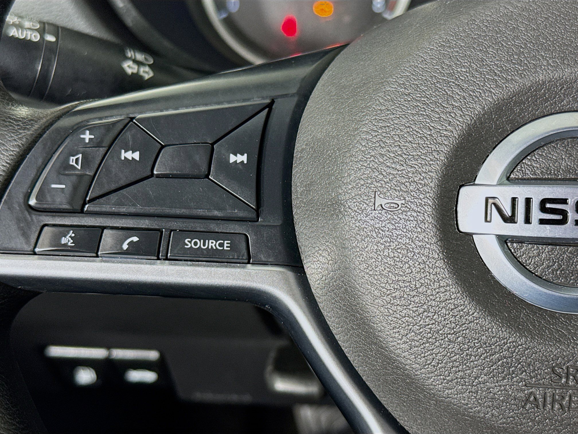 Used 2020 Nissan Versa S FWD image 13