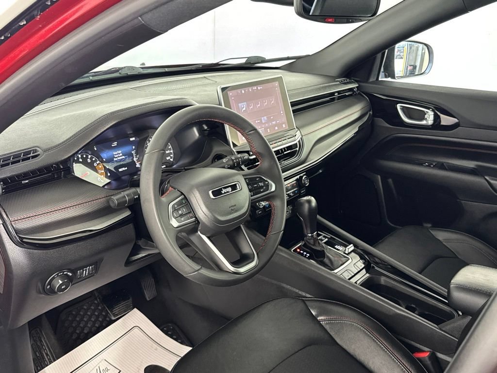 Certified 2025 Jeep Compass Trailhawk AWD/4WD image 10