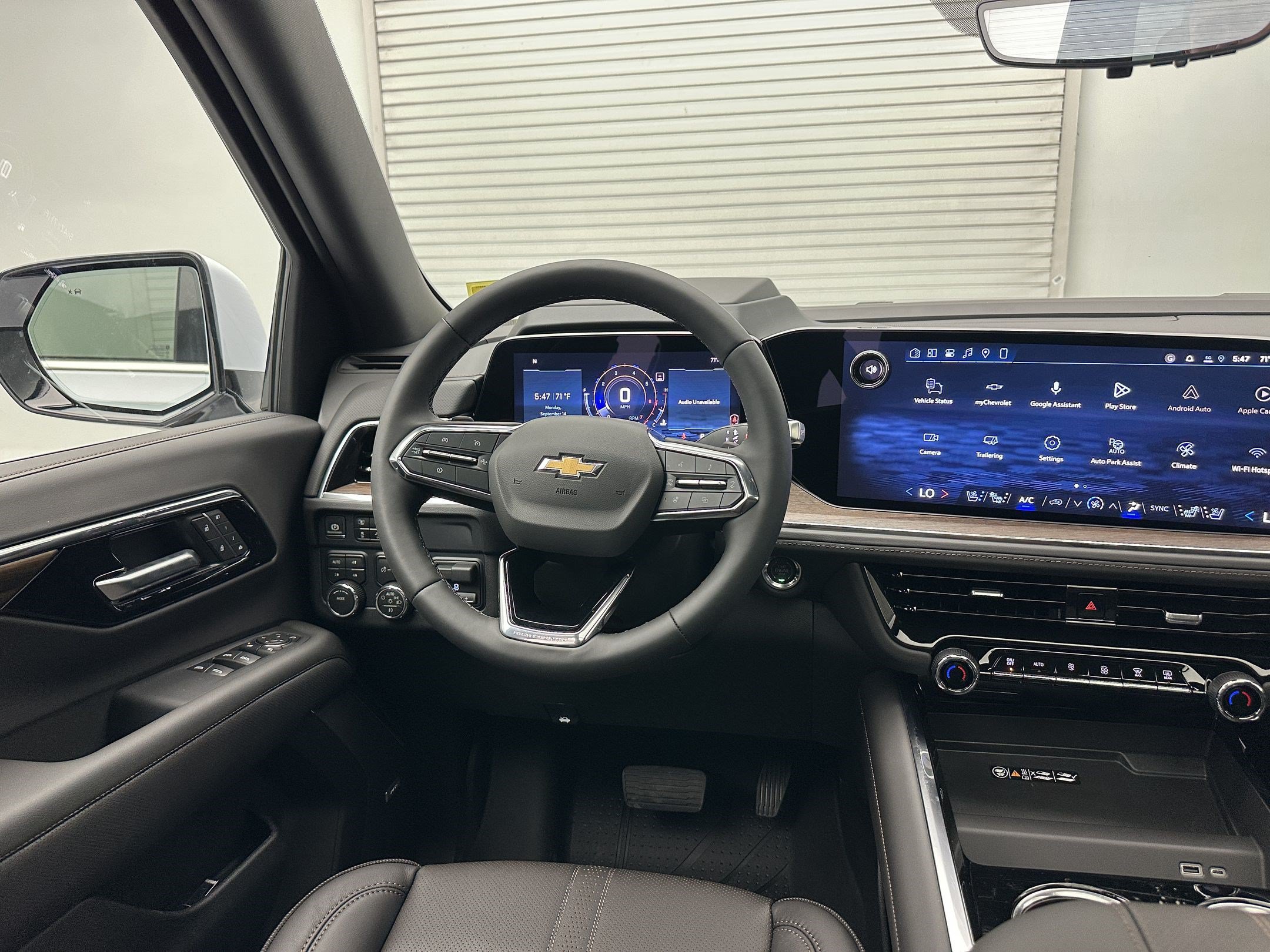New 2026 Chevrolet Tahoe High Country w/ Sun And Tow Package AWD/4WD image 32