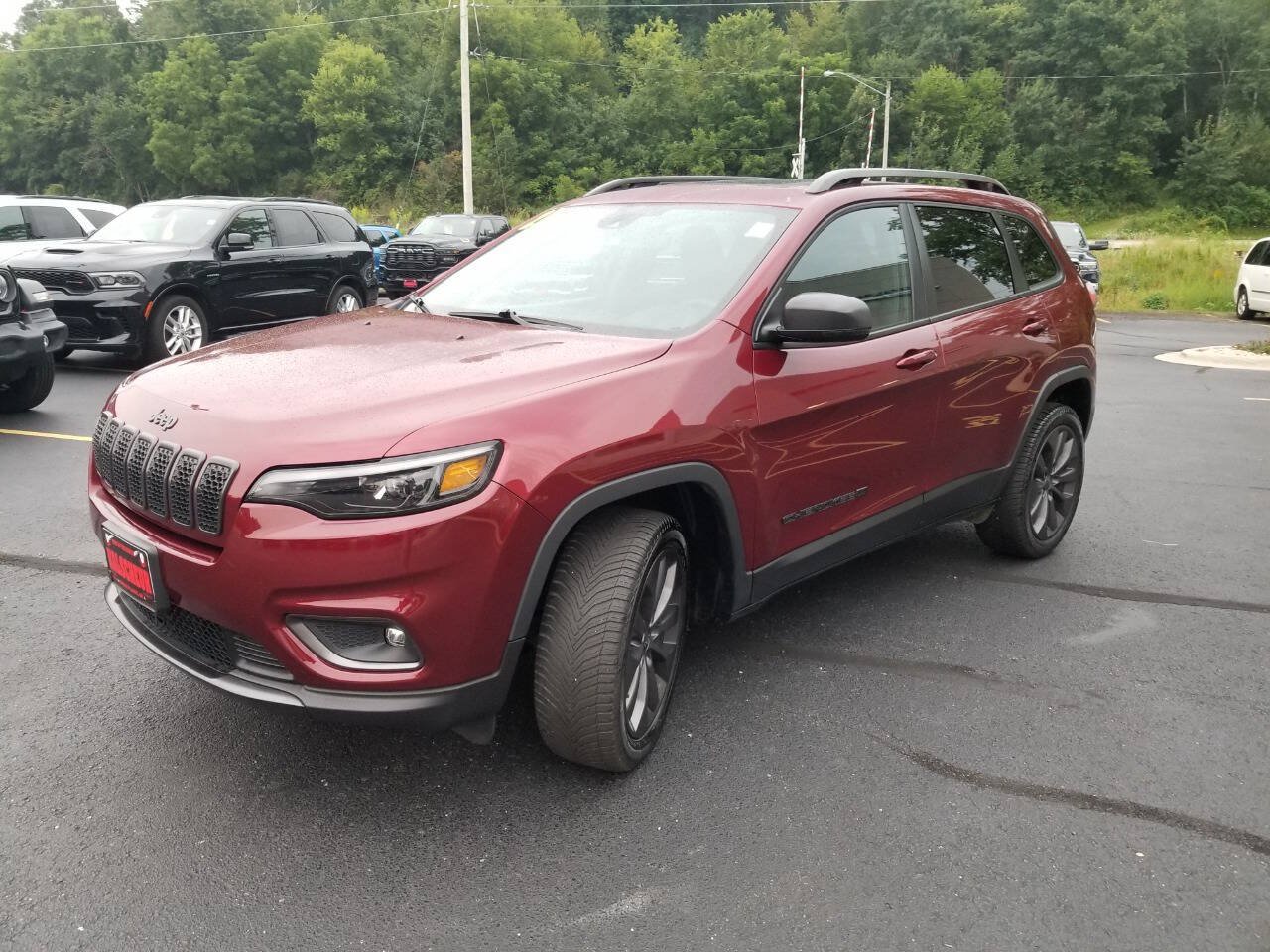 Used 2021 Jeep Cherokee Latitude Lux 80th Anniv w/ Quick Order Package 26U 80TH AWD/4WD image 3