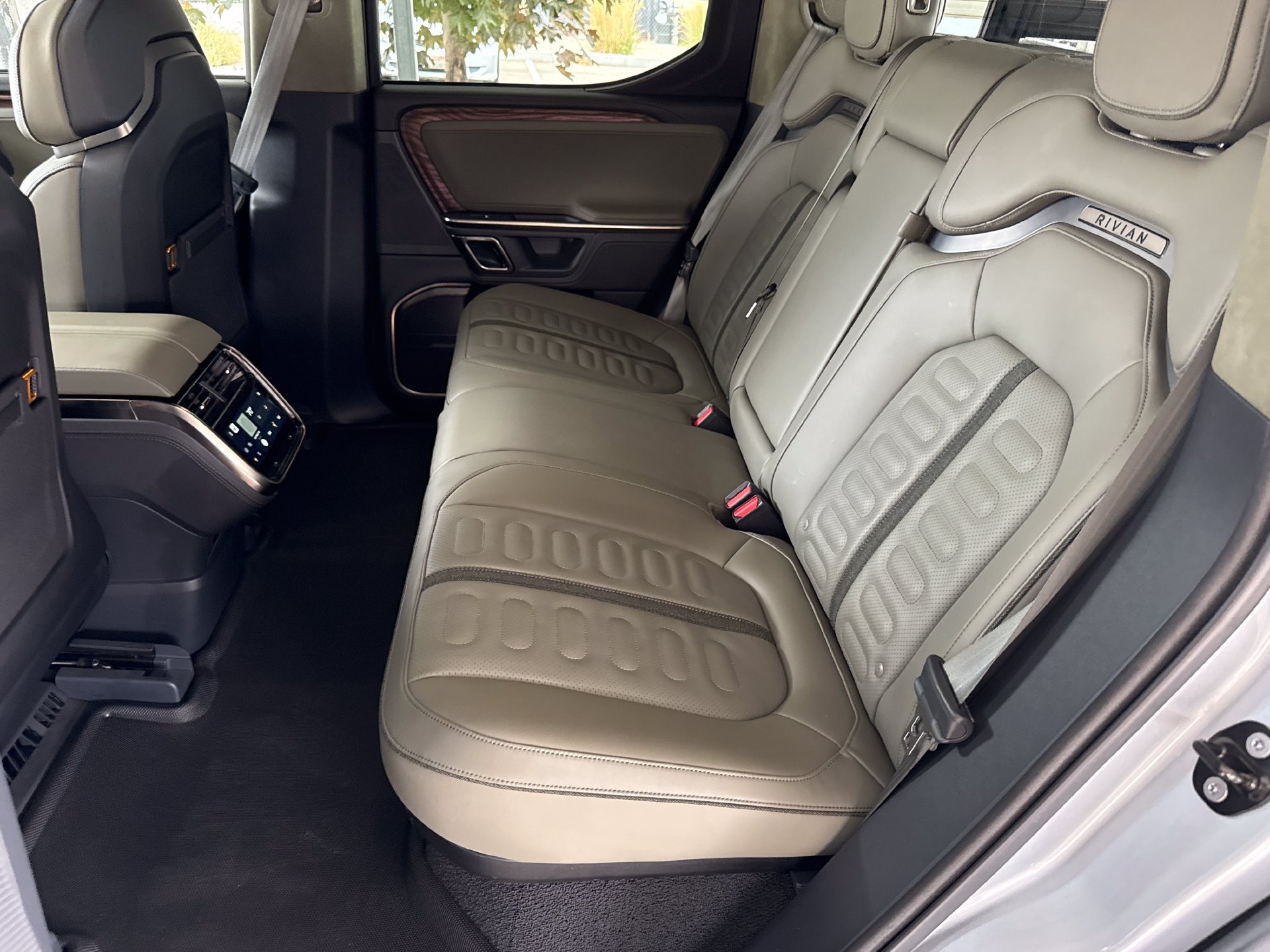 Used 2022 Rivian R1T Launch Edition AWD/4WD image 20