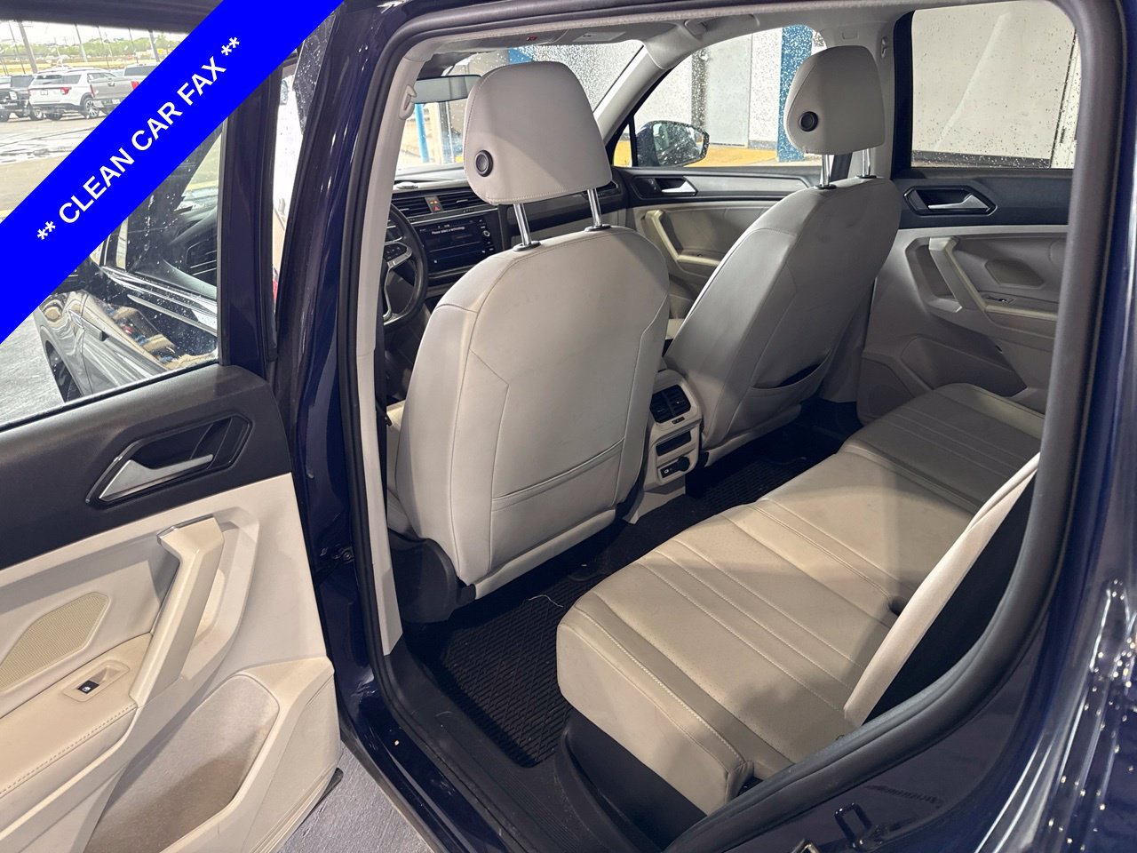 Used 2023 Volkswagen Tiguan SE AWD/4WD image 7