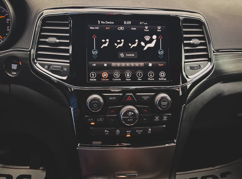 Used 2020 Jeep Grand Cherokee Altitude RWD image 16