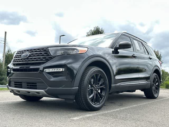 Used 2023 Ford Explorer XLT w/ Equipment Group 202A AWD/4WD image 29