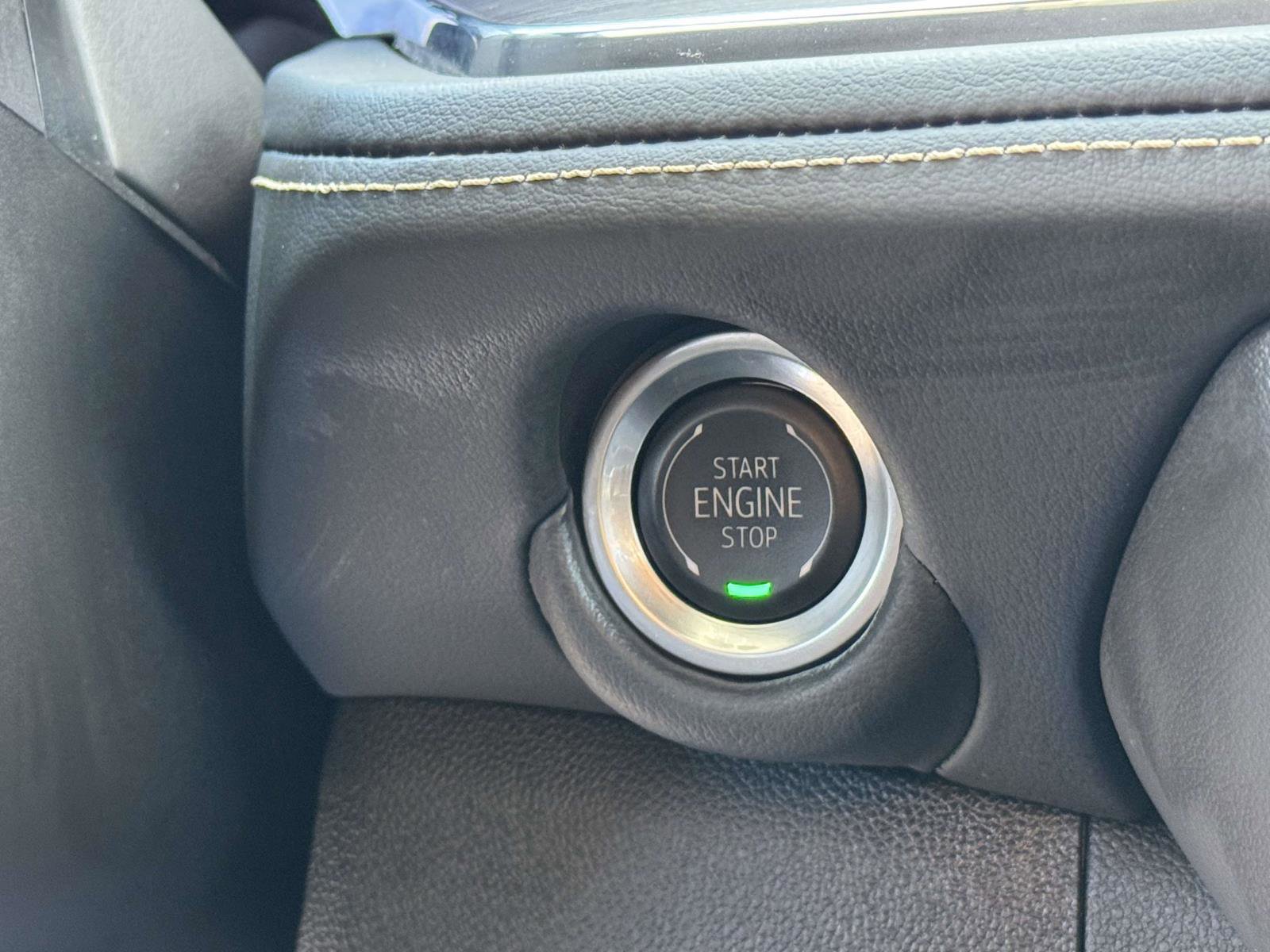 Certified 2025 Chevrolet Suburban Premier image 6