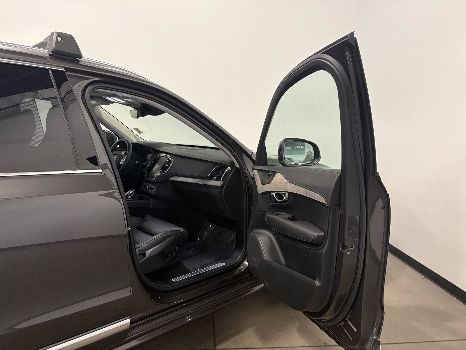 Used 2023 Volvo XC90 B6 Ultimate AWD/4WD image 48