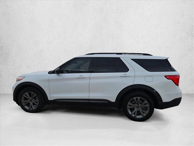 Used 2021 Ford Explorer XLT w/ Equipment Group 202A image 9